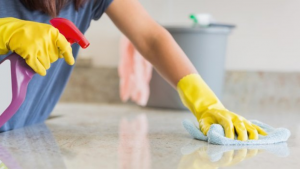 خدمات تنظيف المنزل